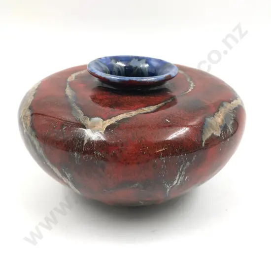 Black Ryden Vase