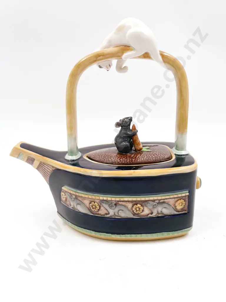 Minton Archive Collection "Cat and Mouse" Teapot Image 1++