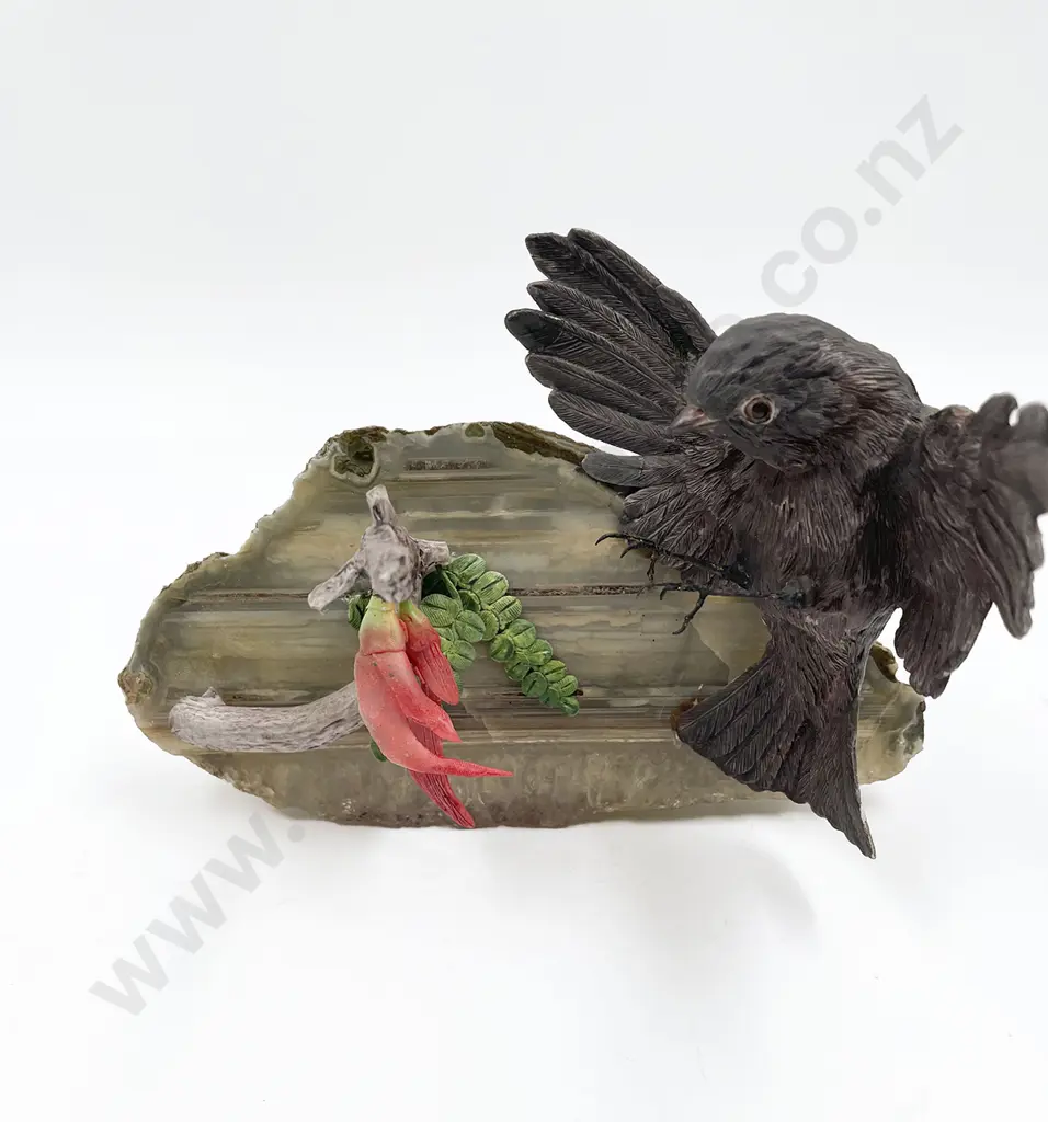 NZ Hereford Model of a Sparrow Image 1++