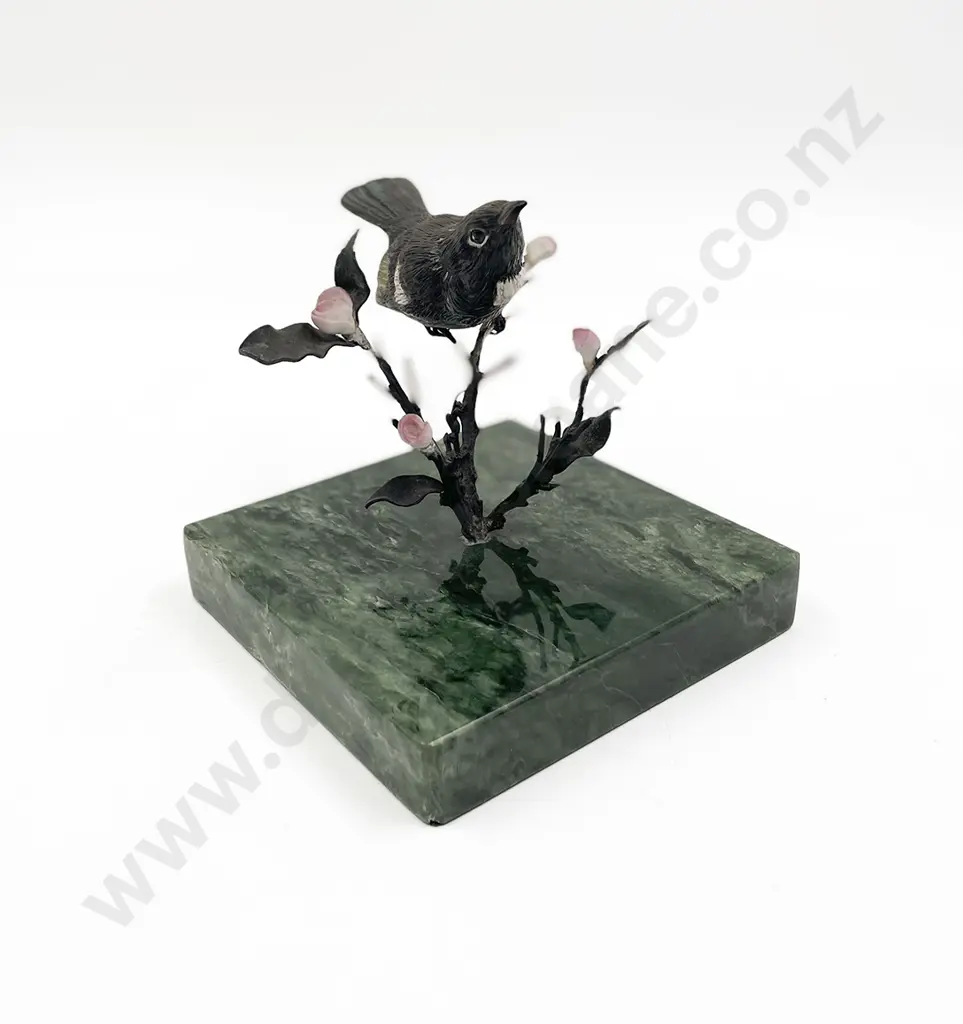 NZ Hereford Fine China Model of a Tui Image 1++
