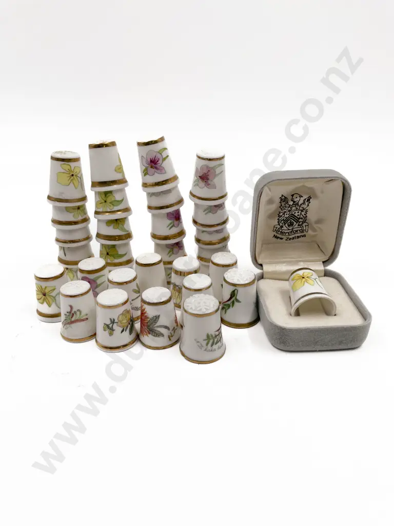 Quantity NZ Hereford Bone China Thimbles Image 1++