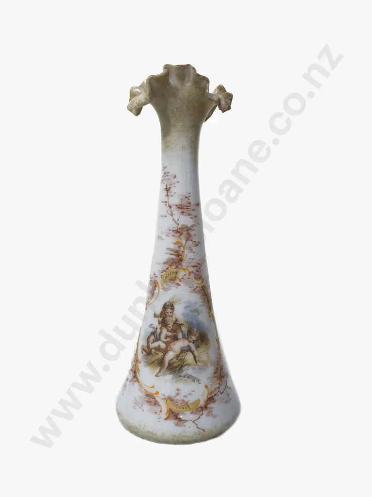 Late Victorian Milk Glass Vase Image 1++