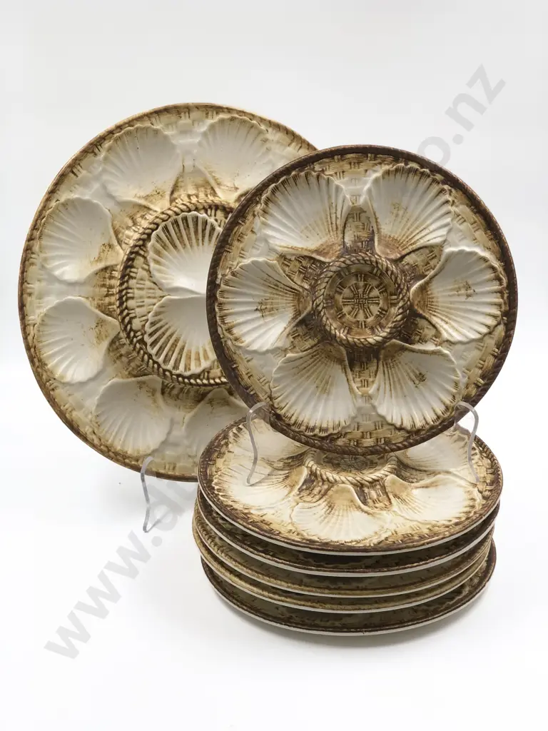 French Langchamp Scallop Serving Tray & Six Plates Image 1++