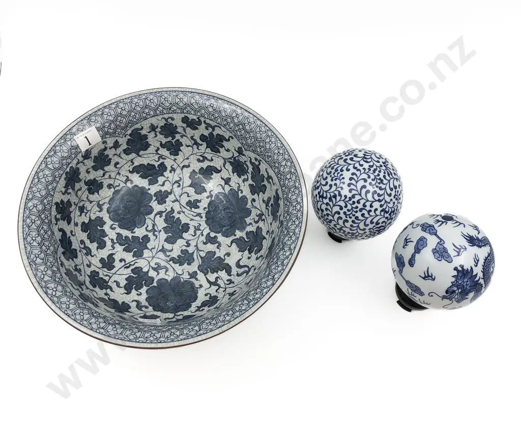 Chinese Blue and White Fruit Bowl Together with Two Carpet Balls Image 1++