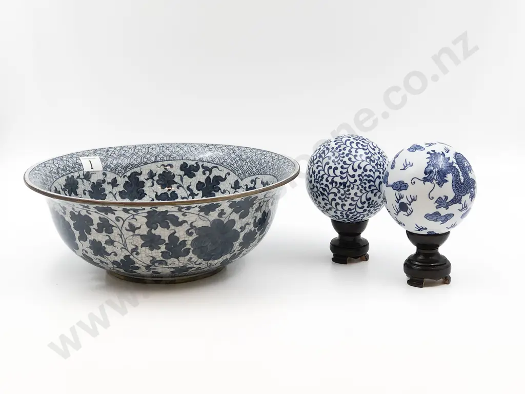 Chinese Blue and White Fruit Bowl Together with Two Carpet Balls Image 1++