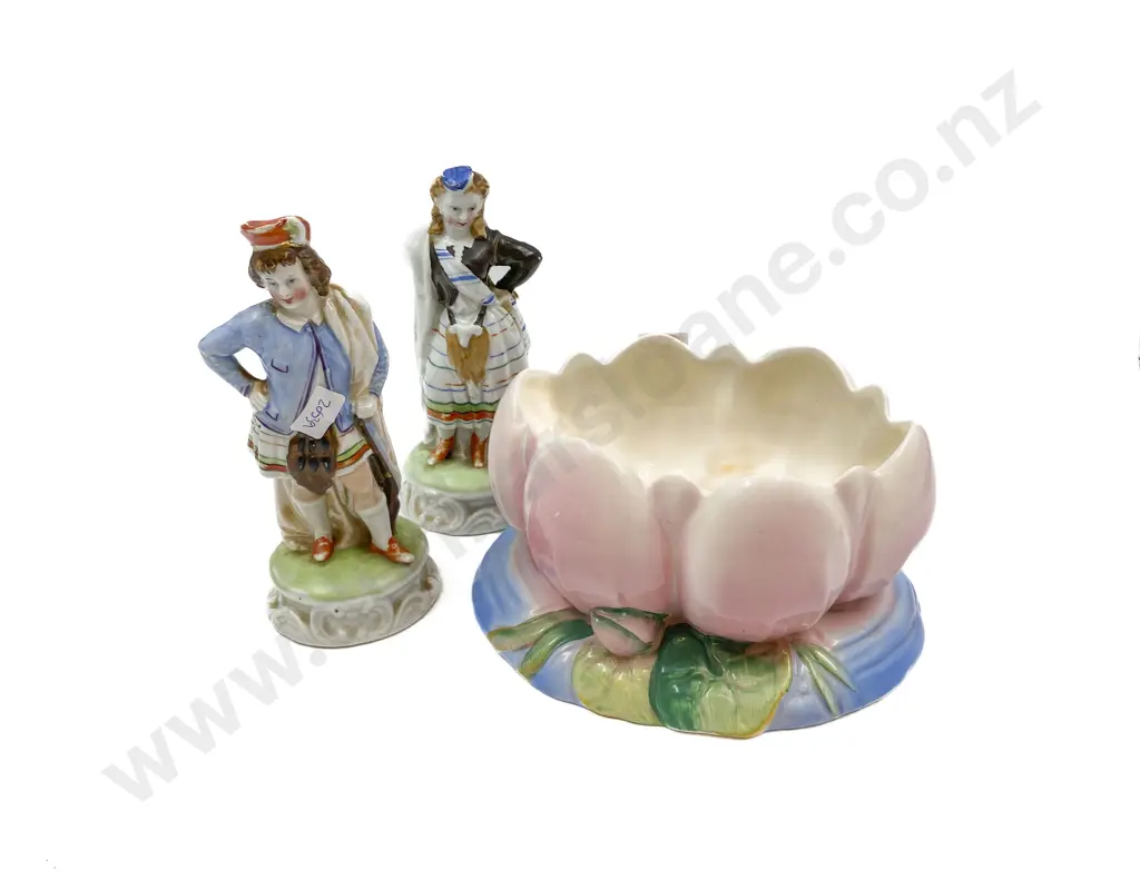 Pair of Staffordshire Figures Together with Clarice Cliff Floral Form Bowl (Chips) Image 1++