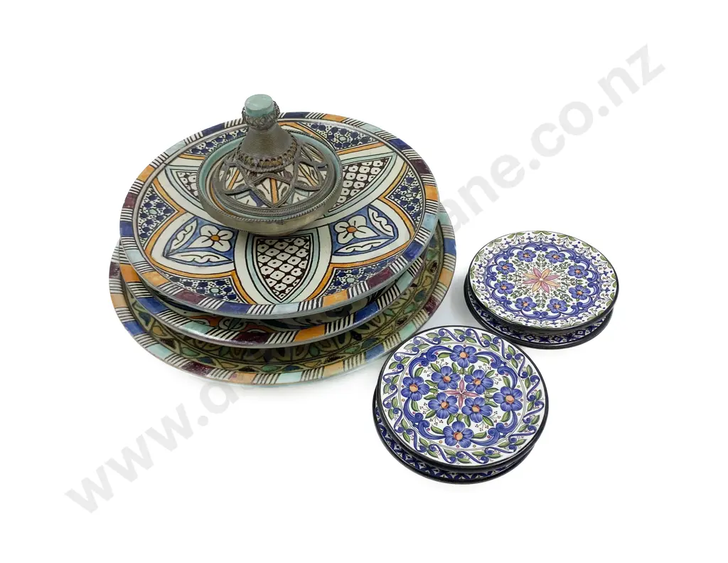 Quantity of Assorted Iznik Ware Image 1++