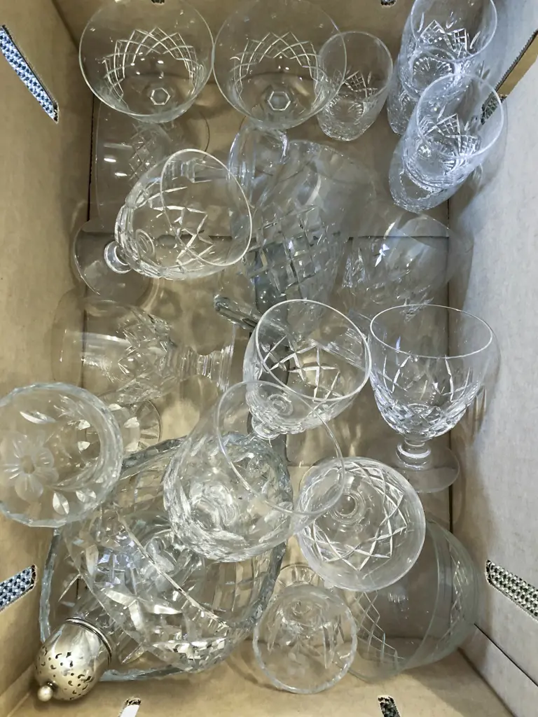 Box Quantity of Assorted Crystal and Glass Image 1++