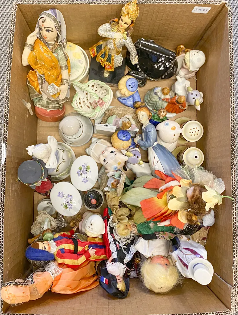 Quantity of Assorted Ornaments and Figural Salt and Peppers Image 1++