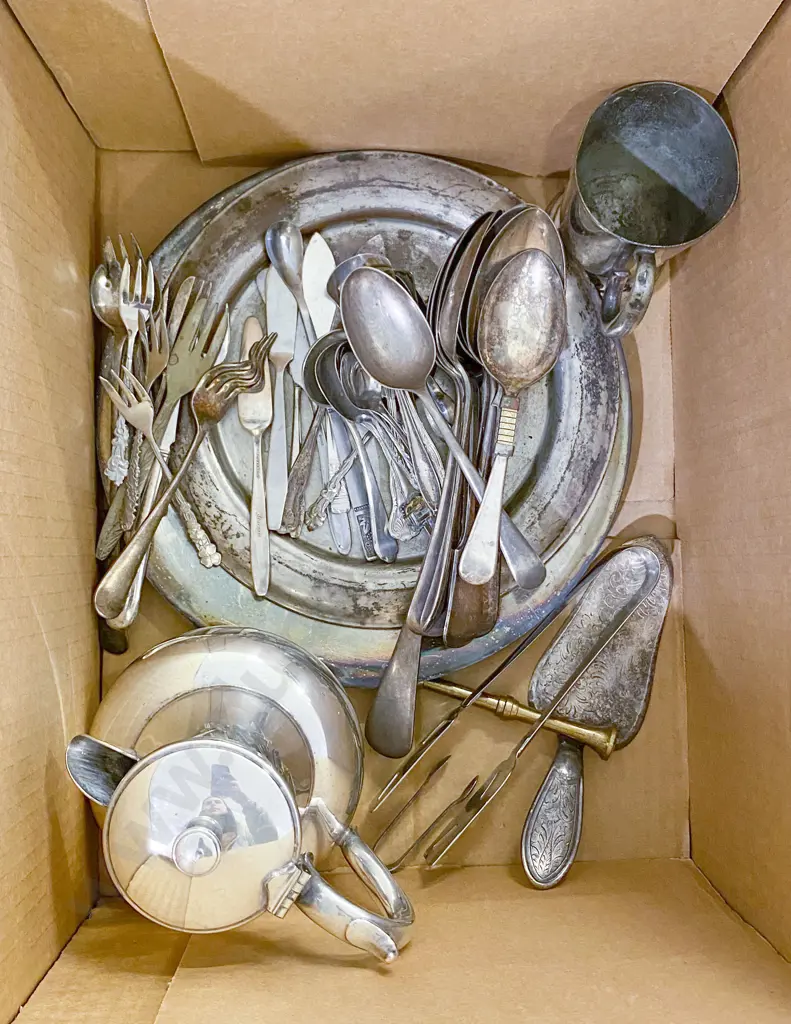 Box of Assorted S/P Including Cutlery Image 1++