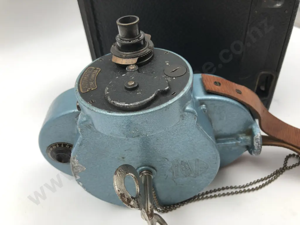 Vintage Bill & Howell Company Movie Camera Together with Box Camera Image 1++