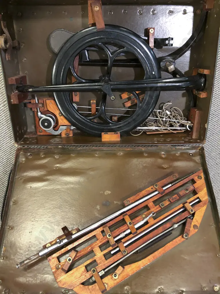 Vintage Dentist Drill in Case Image 1++