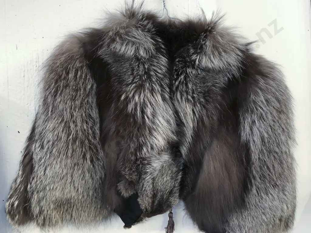 Silver Fox Fur Shoulder Wrap Image 1++