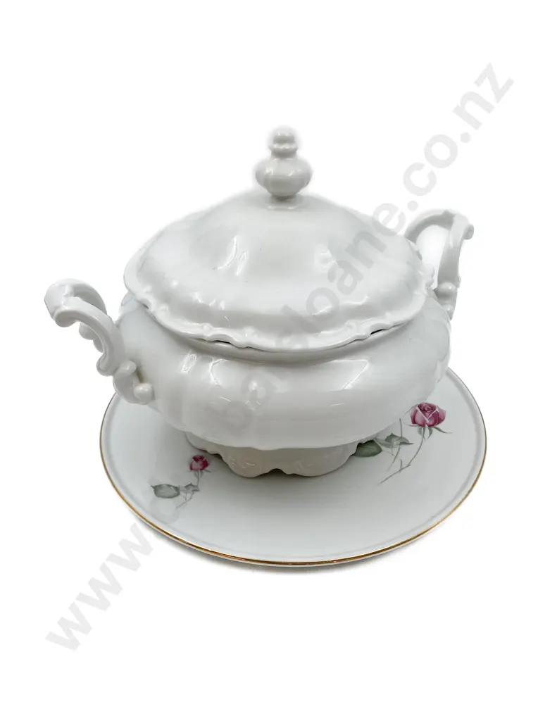 White Glazed Hutschenreuther Tureen and Cake Plate Image 1++