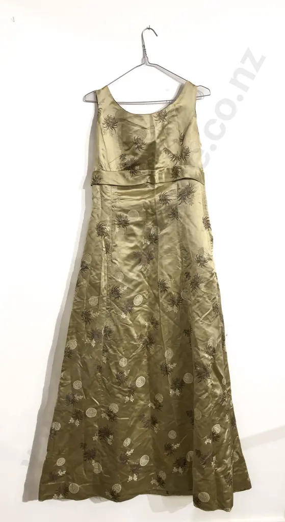 Vintage Gown Together with Assorted Image 1++
