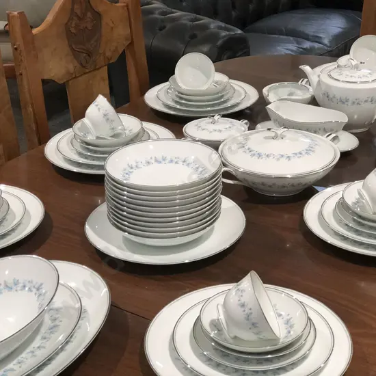 Noritake Dinner Set (88) (Minor Chips) Manly 10 Place Setting