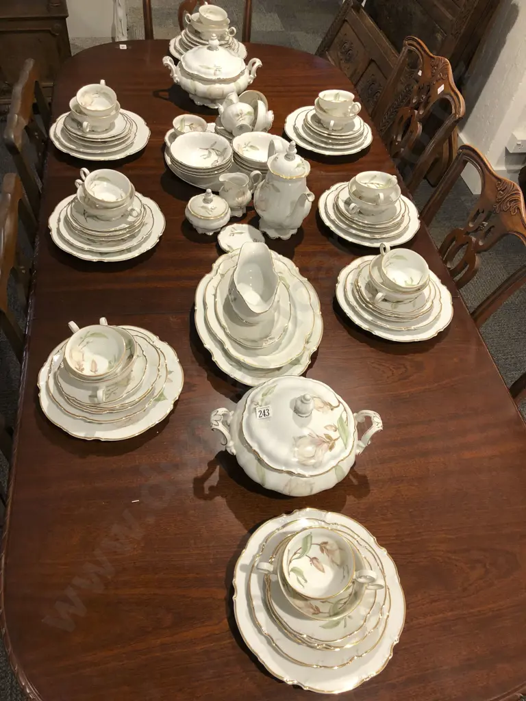 Hutschenreuther Dinner Set (87) (Minor Chips) Manly 8 Place Setting Image 1++