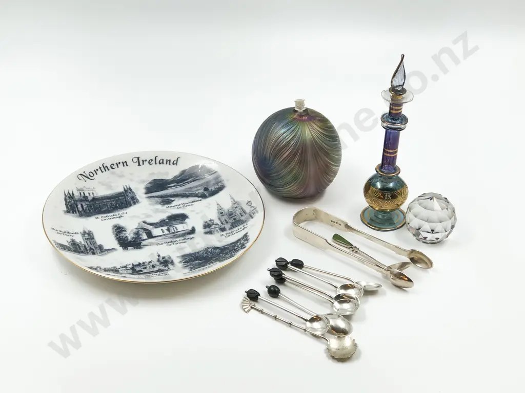 Small Lot of Assorted Including Art Glass and S/S Tea Spoons Image 1++