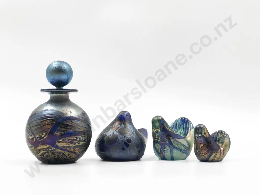 Three Isle of Wight Glass Bird Ornaments and Small Stoppered Art Glass Vase Image 1++