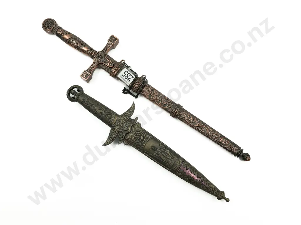 Two Decorative Ceremonial Daggers Image 1++