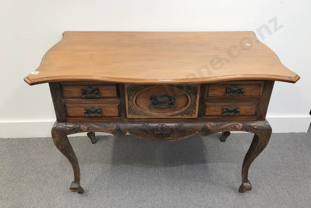NZ Colonial Kauri Serpentine Front Dressing Table Image 1++