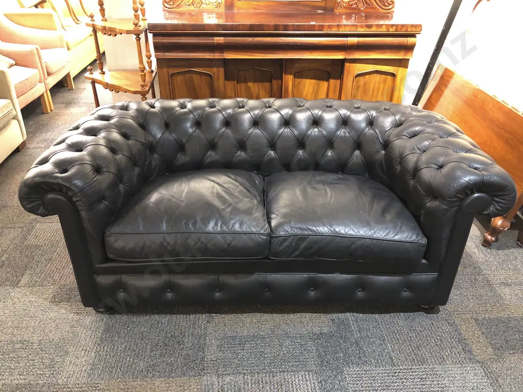 Leather Button Back Roll Arm Sofa Image 1++