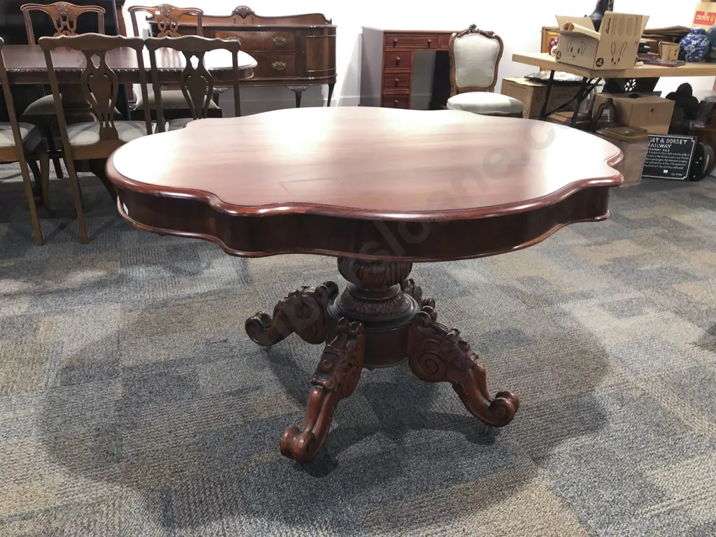 Victorian Mahogany Quatrefoil Dining Table Image 1++