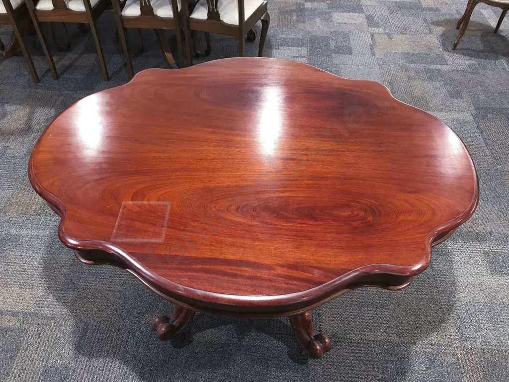 Victorian Mahogany Quatrefoil Dining Table Image 1++