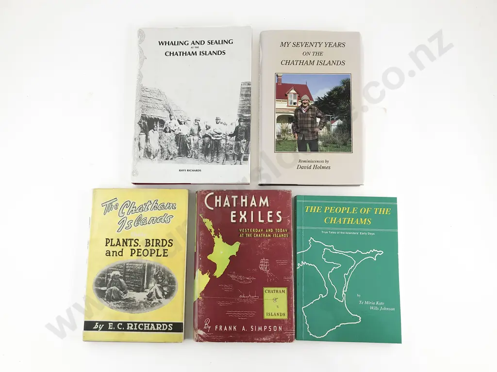 5 Volumes On The Chatham Islands Image 1++