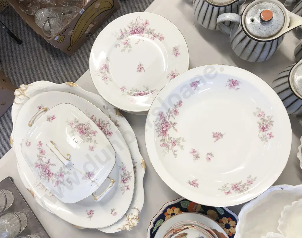 Limoges Floral Part Dinner Set Image 1++