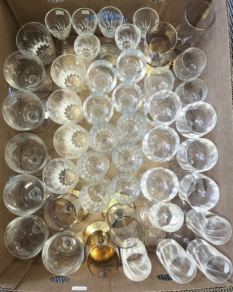 Box of Assorted Crystal and Glassware Image 1++