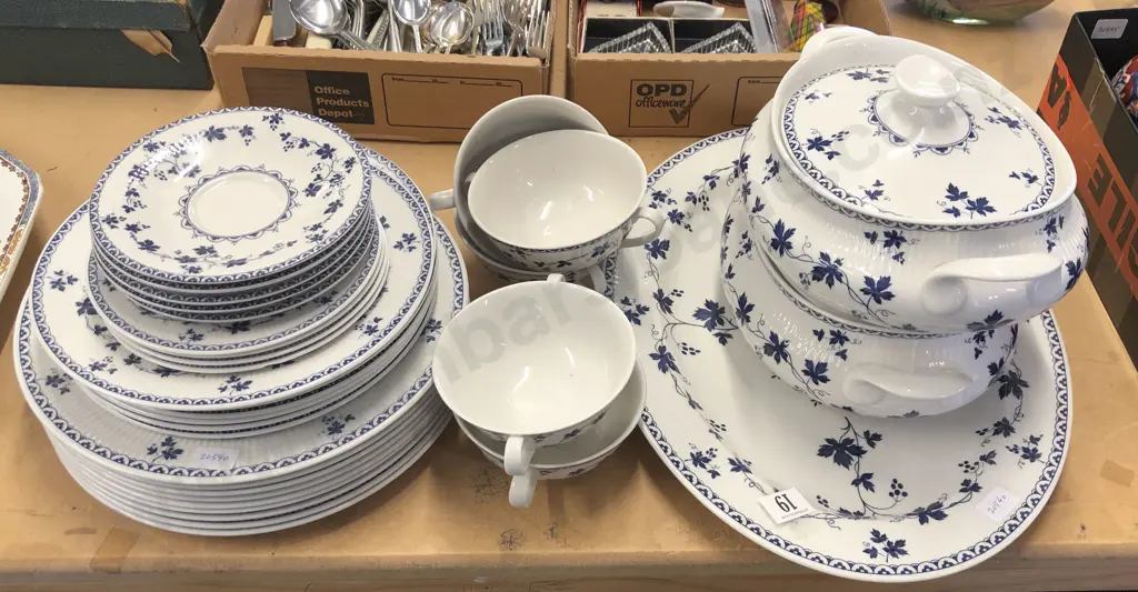 Quantity of RD "Yorktown" China Image 1++