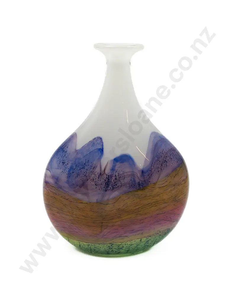 Art Glass Vase Image 1++