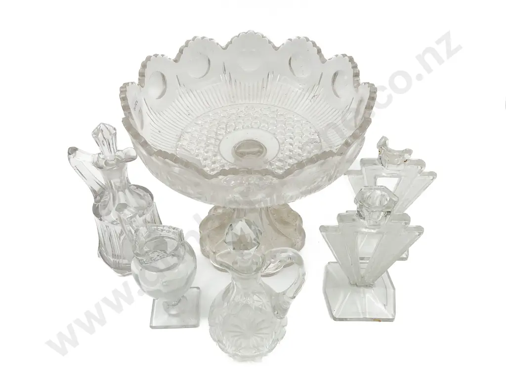 Small Quantity of Assorted Glassware and Pressed Glass Comport (AF) Image 1++