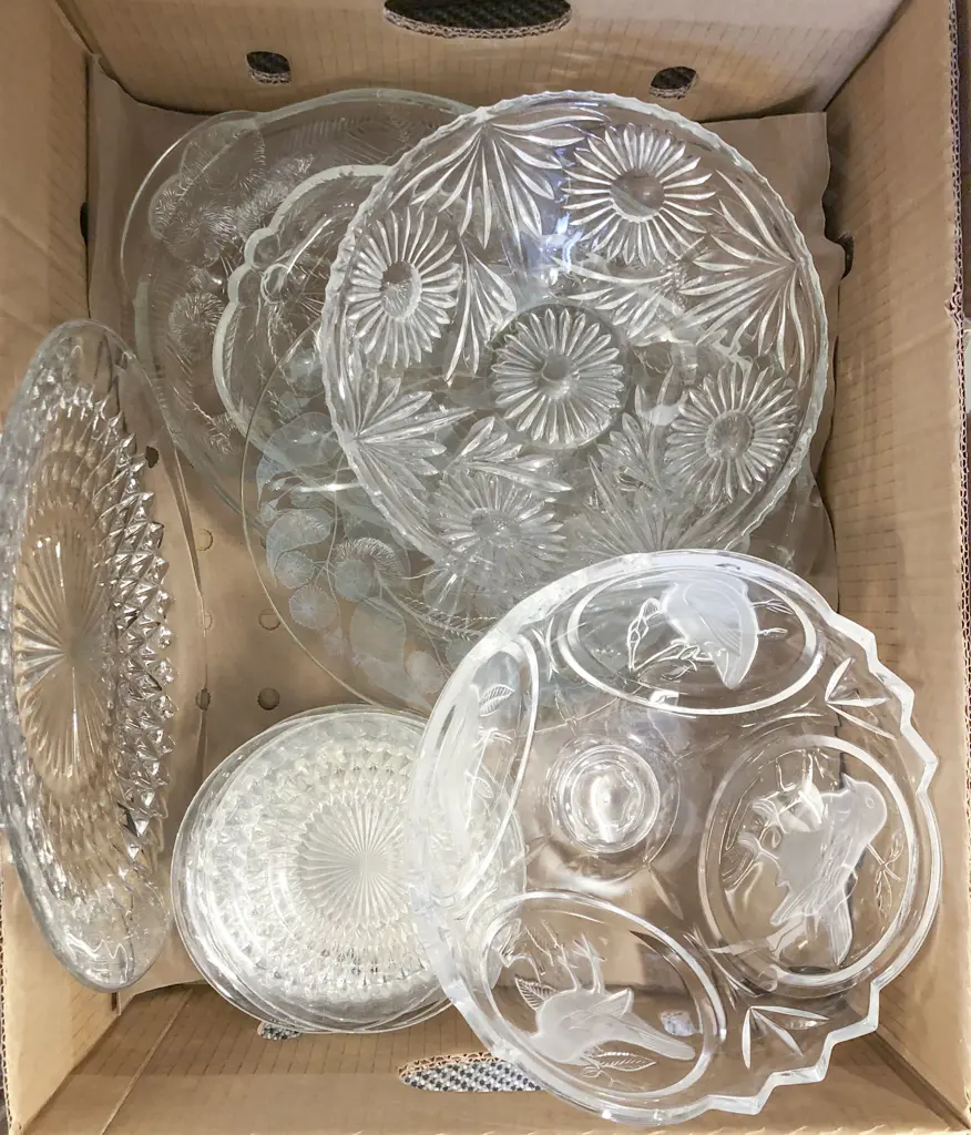 Box of Assorted Crystal and Glassware Image 1++