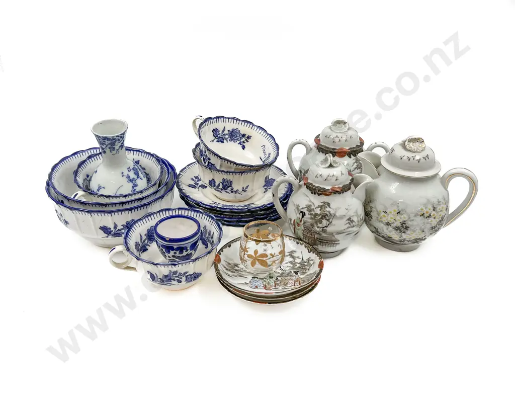 Quantity of Assorted China Incl. Blue & White Image 1++