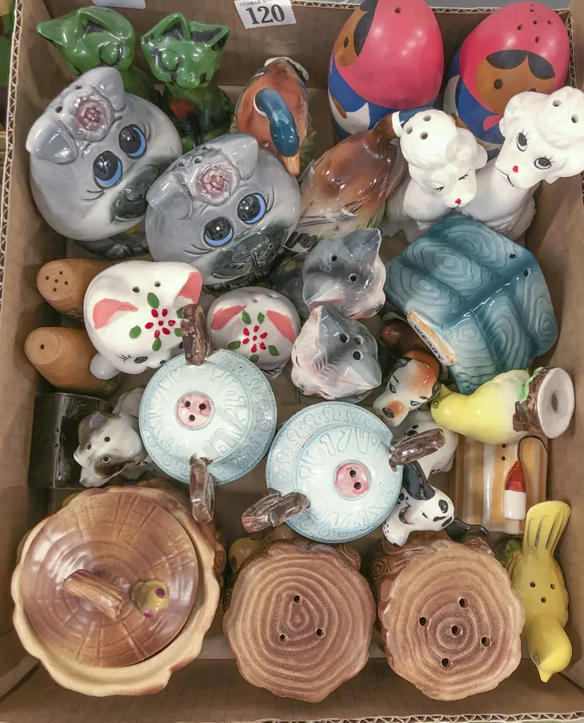 Small Box Quantity of Novelty Salt and Pepper Shakers Image 1++