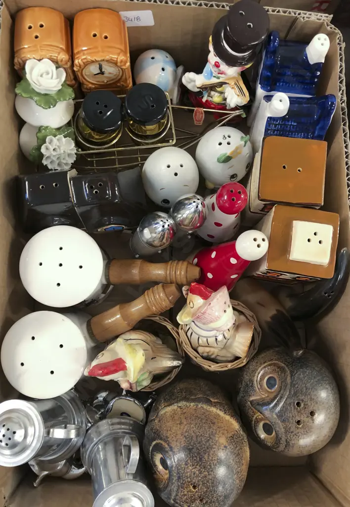 Box Quantity of Novelty Salt and Pepper Shakers Image 1++