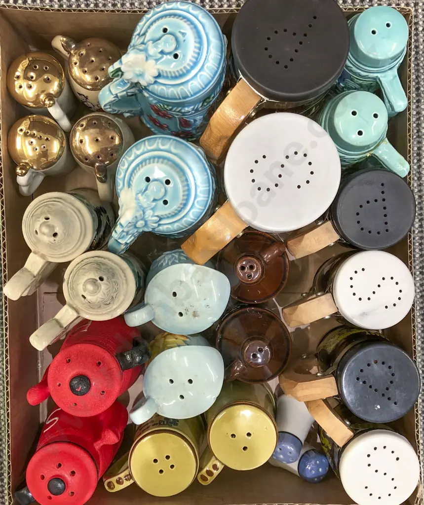 Small Box Quantity of Novelty Salt and Pepper Shakers Image 1++