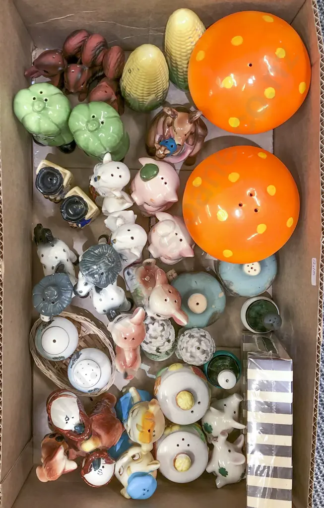 Box Quantity of Novelty Salt and Pepper Shakers Image 1++