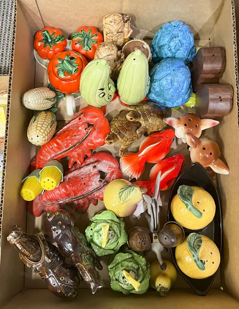 Box Quantity of Novelty Salt and Pepper Shakers Image 1++