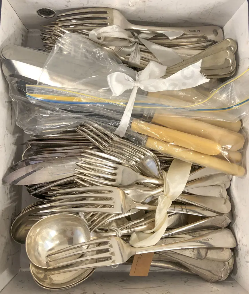 Box of Assorted Cutlery Image 1++