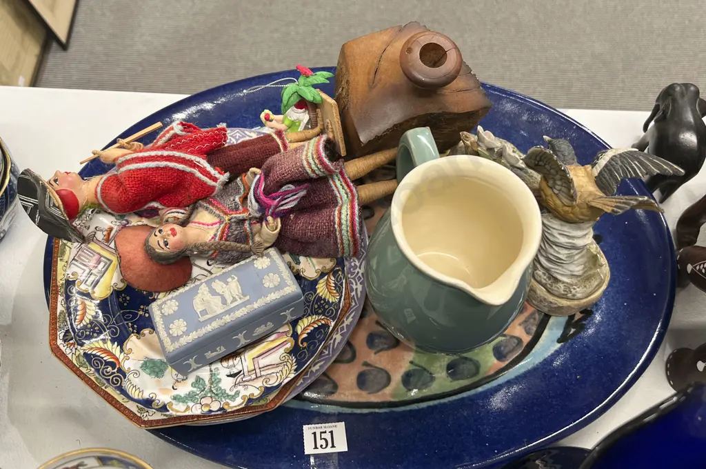 Small Quantity of Assorted China and Ornaments Image 1++