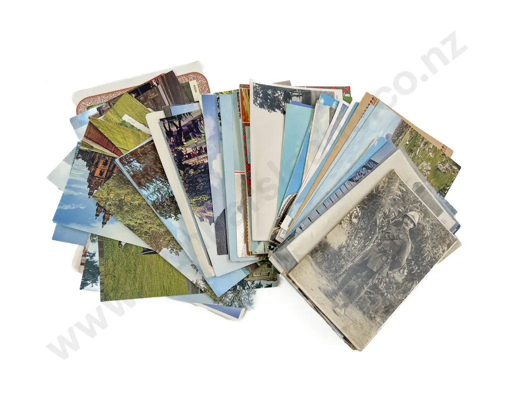 Quantity of Assorted Vintage Postcards Image 1++