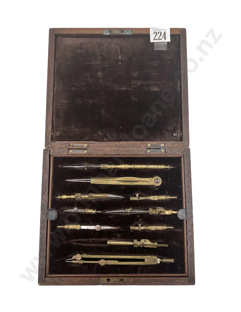 Small Box of Assorted Vintage Measuring Compasses Image 1++