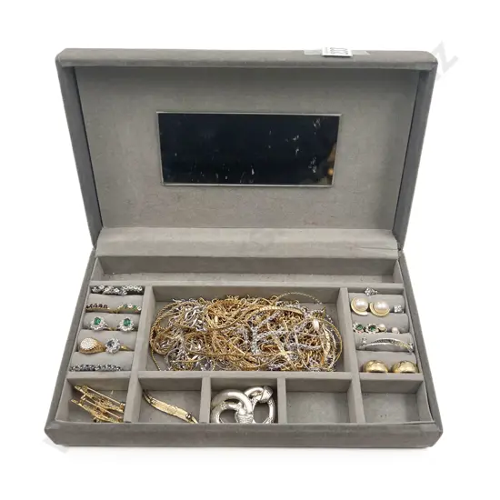 Quantity of Assorted Costume Jewellery in Jewellery Box