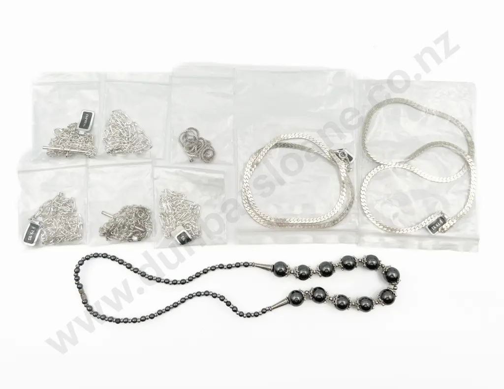 Quantity of Assorted Necklaces Etc. Image 1++