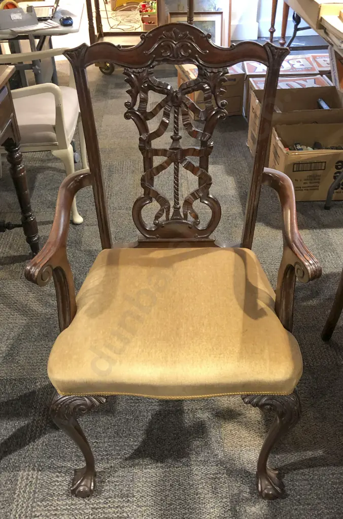 Mahogany Extension Dining Table with Four Chairs and Two Carvers Image 1++