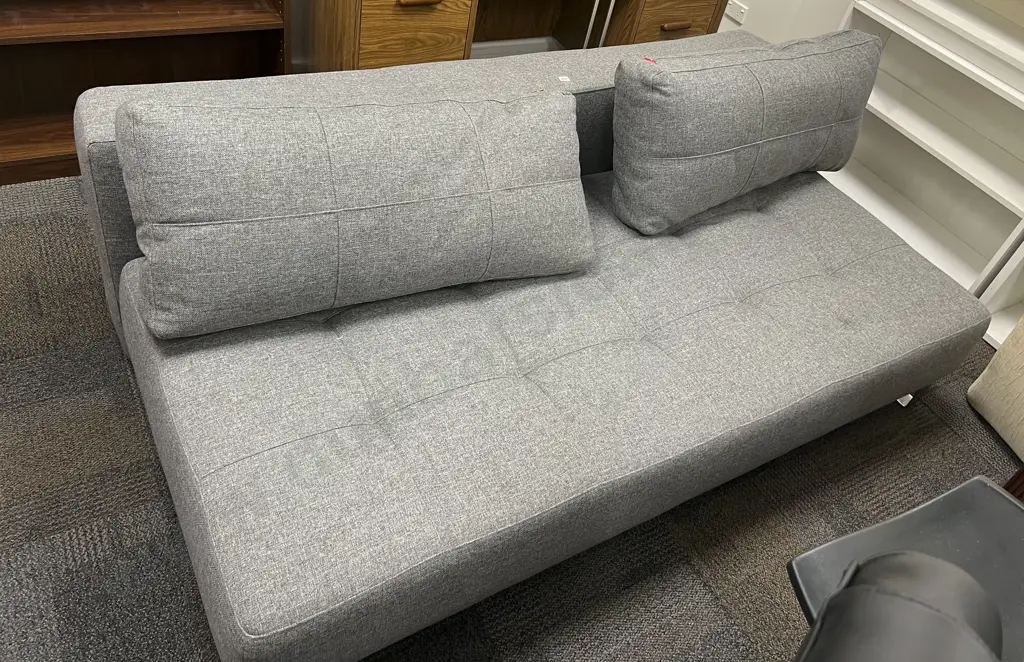 Modern Upholstered Day Bed Image 1++