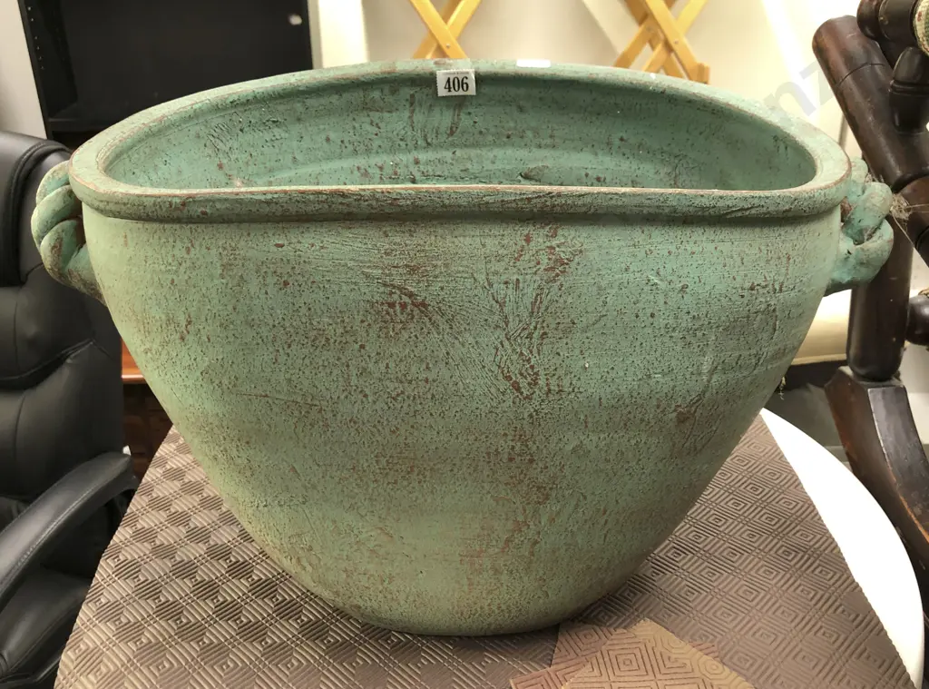 Green Painted Planter Image 1++